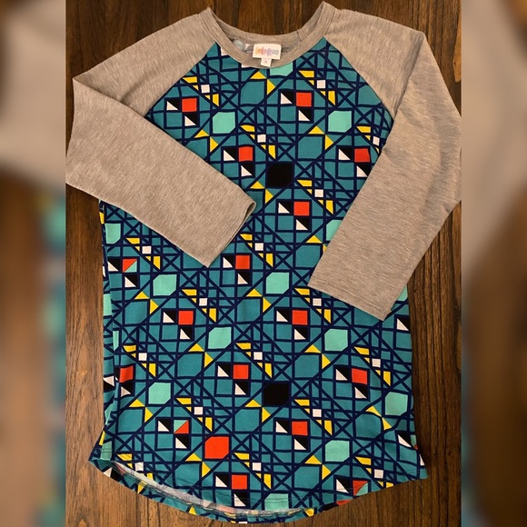 LuLaRoe Tops - LulaRoe Geometric Modern Print Raglan
